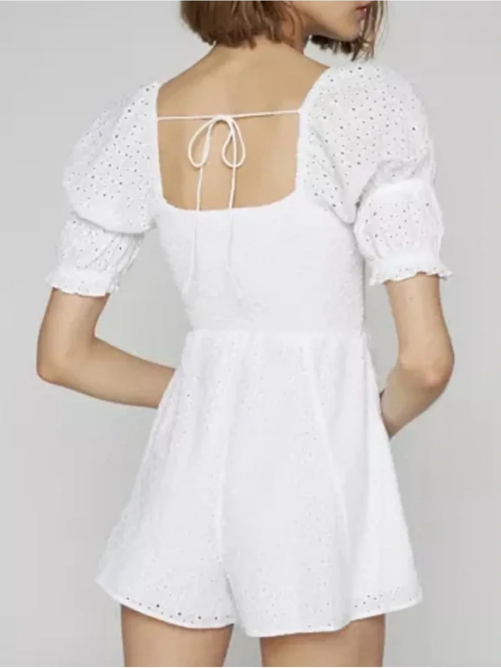 Urban Outfitters Kimchi Blue Ivy Eyelet Lace Romper - size M